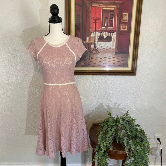 De Collection ~ Pink Lace Dress ~ Size S - Picture 1 of 5